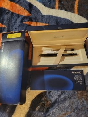 Black and Gold Ballpoint & Mechanical Pelikan Pen Gift Set - Black/Gold